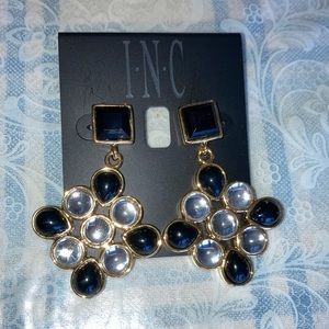 NWOT INC pierced earrings w/blk & clear Cabo beads in gt frames. $20